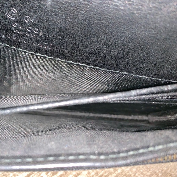 Black Gucci Guccissima Crossbody Wallet - Picture 7 of 8